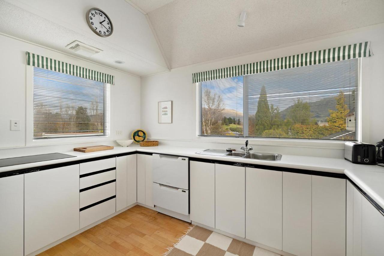 Ferienwohnung Charming Views Wanaka Exterior foto